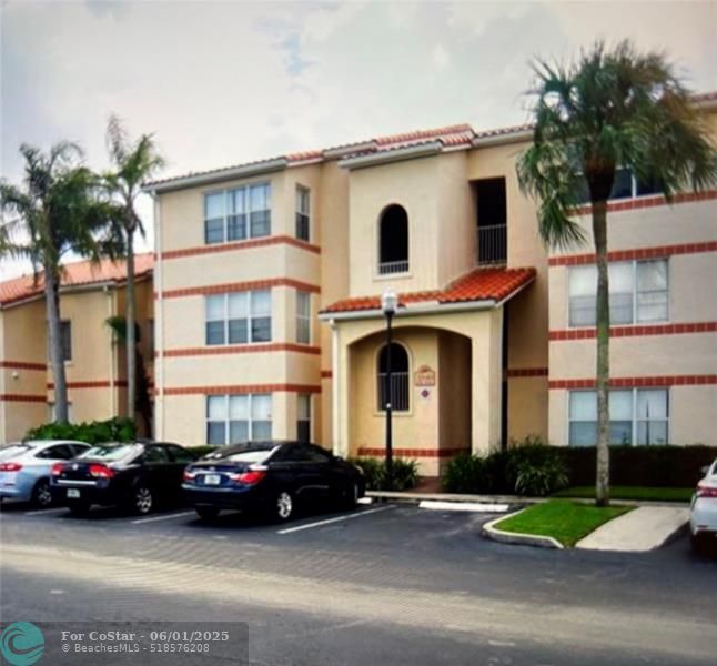 Foto del edificio - 3330 Pinewalk Dr N
