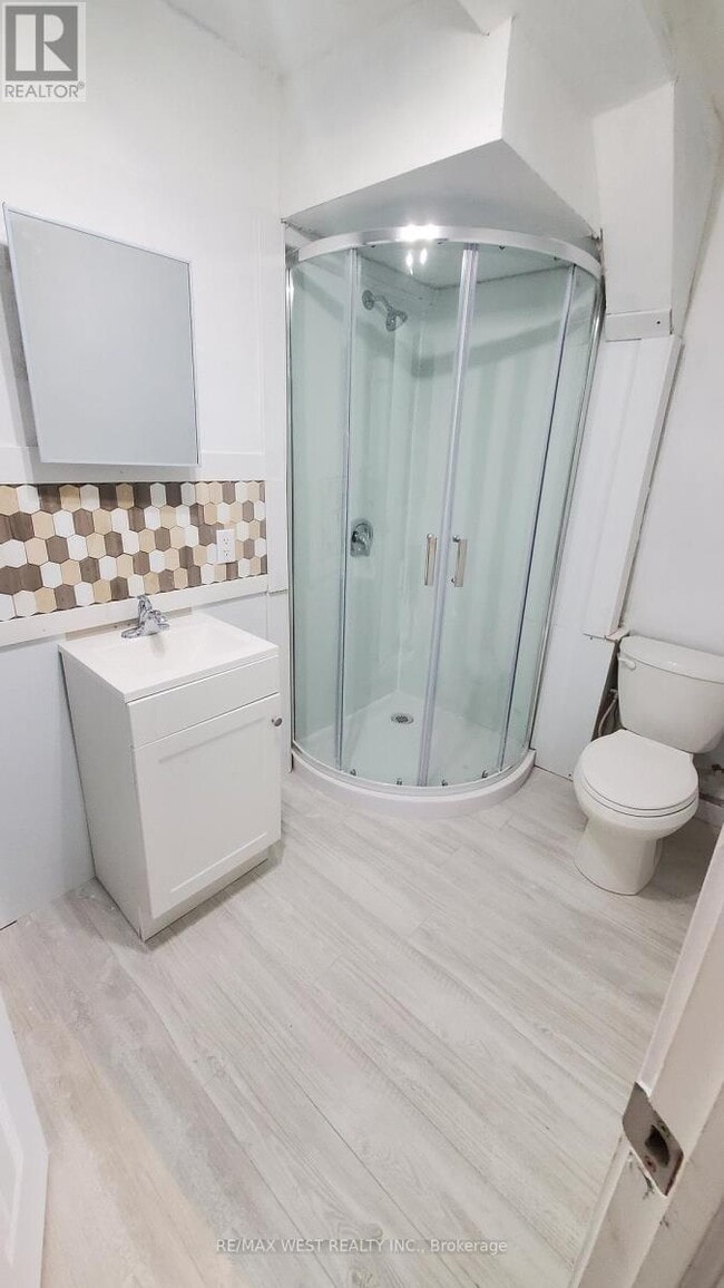 Building Photo - 135 Ellins Ave