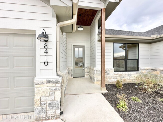 Foto del edificio - 4 br, 2 bath House - 8410 Kasen Avenue