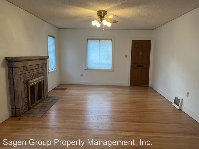 Building Photo - 2 br, 1 bath House - 1802 McGilvra Blvd E