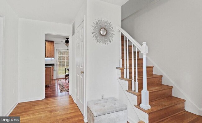 Building Photo - 5012 Gainsborough Dr