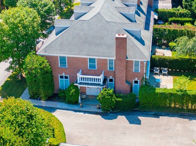 Foto del edificio - 97 Coopers Farm Rd
