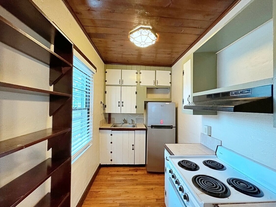 Foto principal - 878 Kenmore Ave