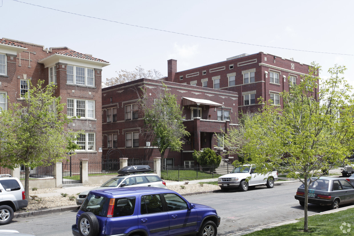 Building Photo - Elaine Apartments