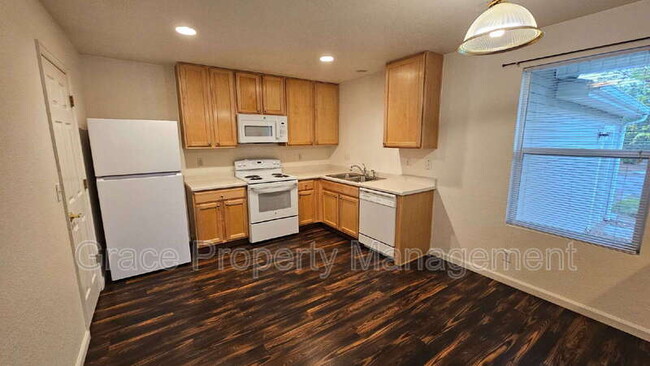 Building Photo - 11016 Claude Ct