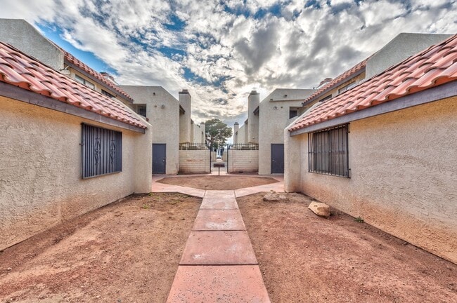 Foto del edificio - 2117 Sun Ave