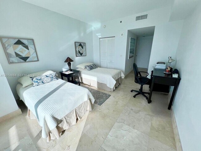 Foto del edificio - 950 Brickell Bay Dr