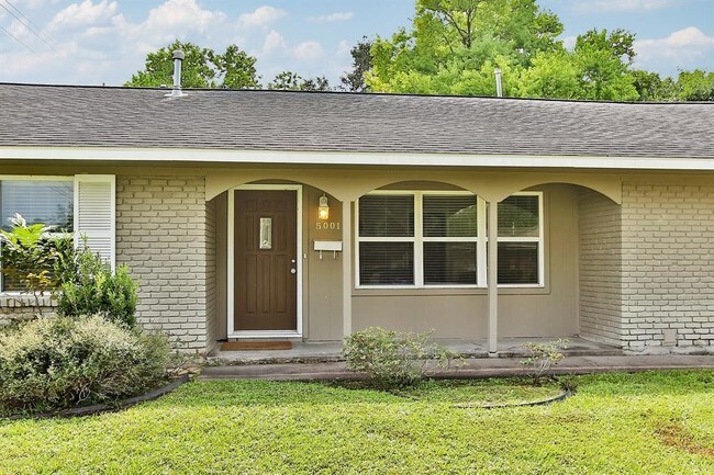Building Photo - 5001 Viking Dr