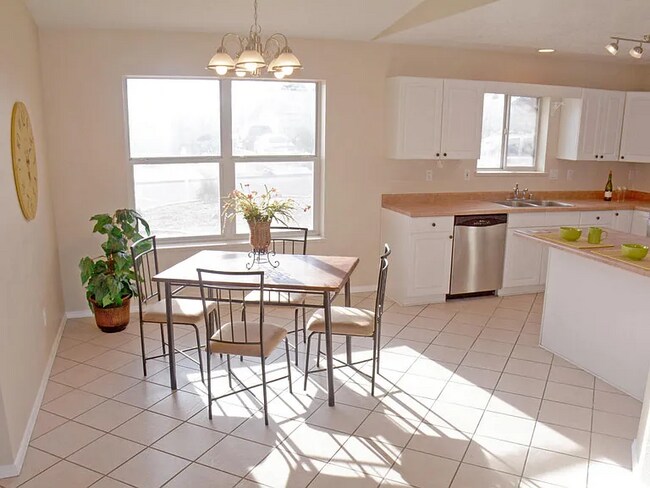 Foto del edificio - 668 Silver Saddle Rd SE