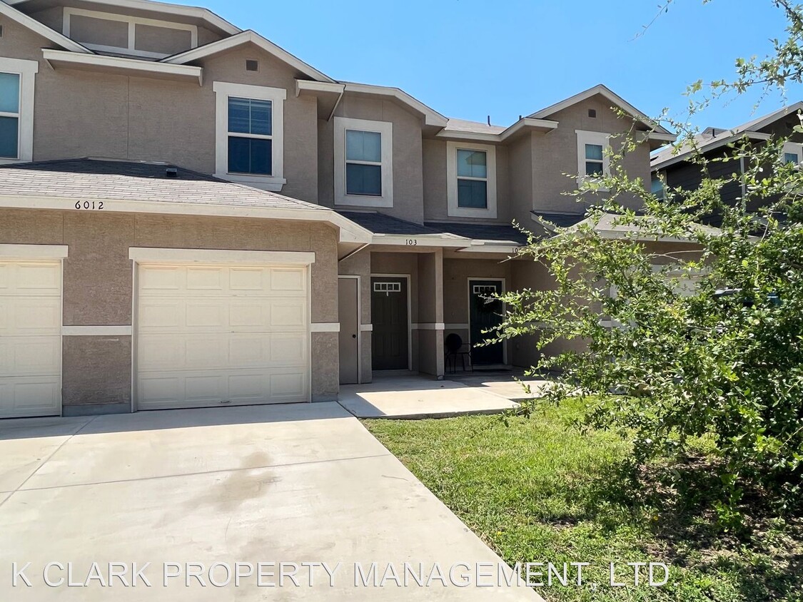 Primary Photo - 3 br, 2.5 bath House - 6012 JAX WAY #103
