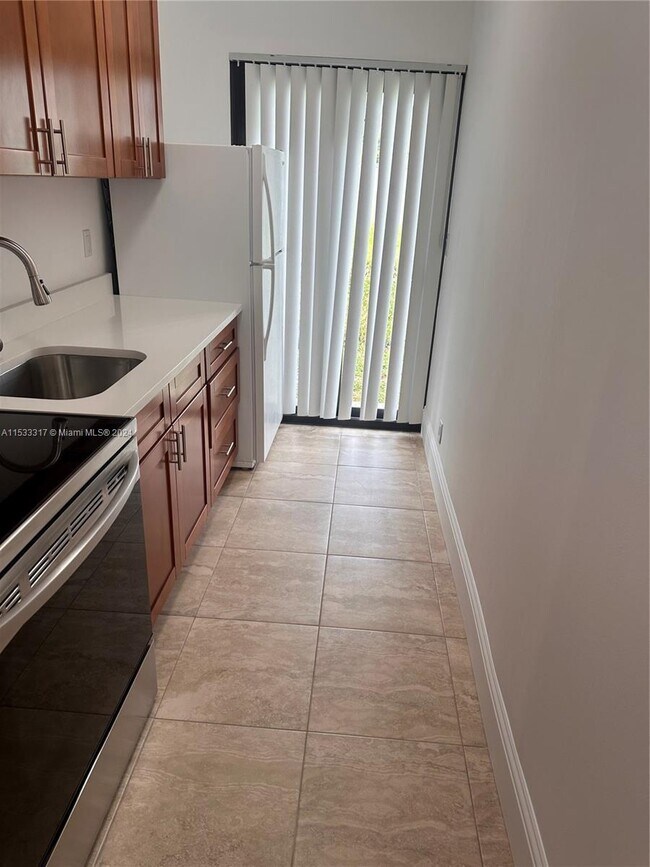 Building Photo - 1021 W Las Olas Blvd