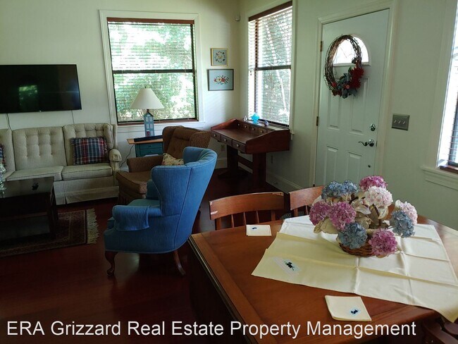Foto del edificio - 2 br, 1.5 bath House - 650 Forest Lane (Rear)
