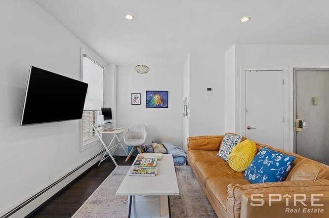 Building Photo - 2 bedroom in Long Island City NY 11101