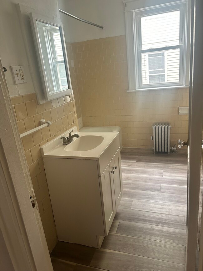 Building Photo - 65 Bellevue Ave