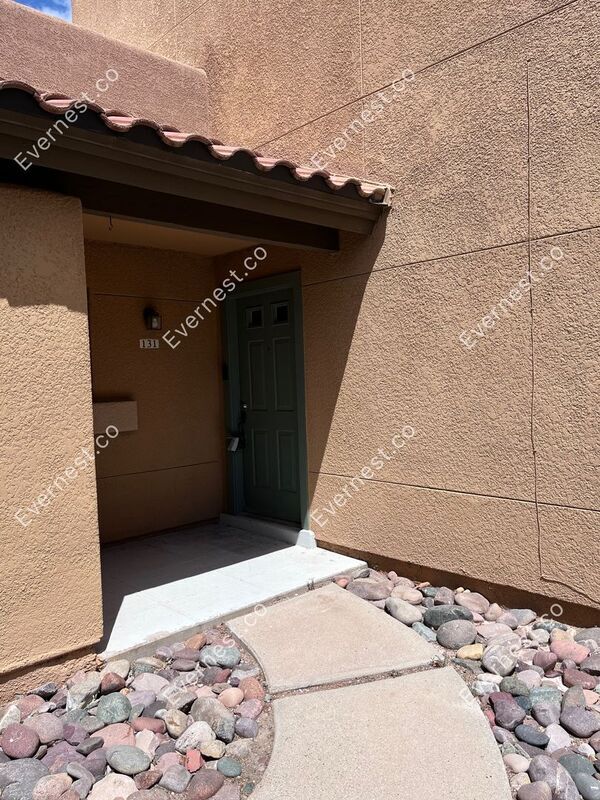 Primary Photo - 6651 N Campbell Ave