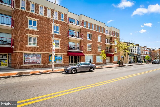 Building Photo - 911 S Charles St