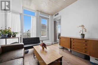 Building Photo - 1190 Dundas St E