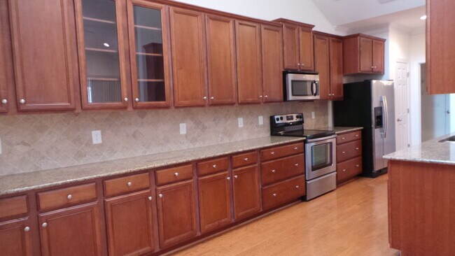 Building Photo - ~~~ Savannah Glen Townhome ~~~