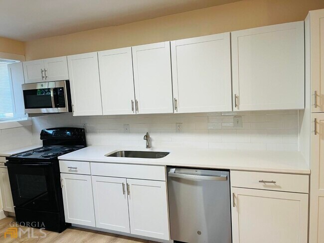 Building Photo - 1223 Campbellton Pl SW