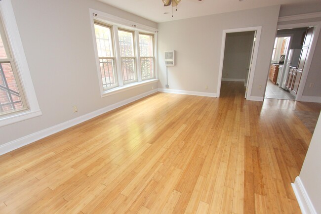 Interior Photo - Baum Boulevard Flats