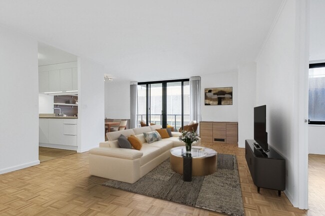 Building Photo - 161 W 61st St