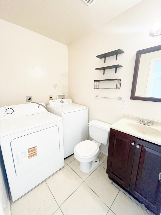 Foto del edificio - 2304 Seaside Dr