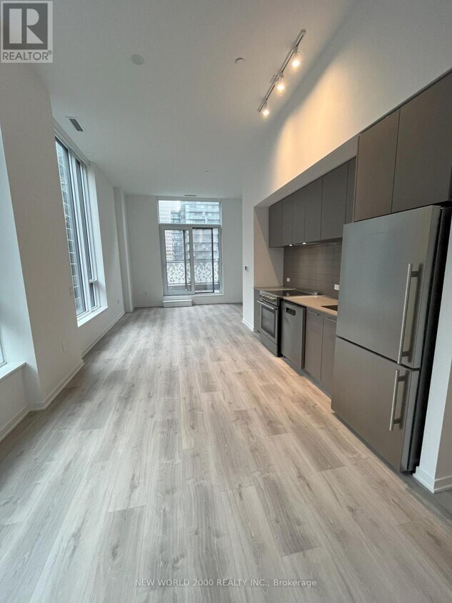 Photo principale - 101-101 Roehampton Ave
