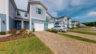 Building Photo - 427 Brandon Lks Dr