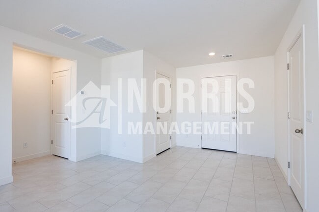 Building Photo - Brand New Beautiful Home