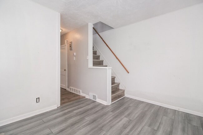Foto del edificio - 3822 W 133rd St