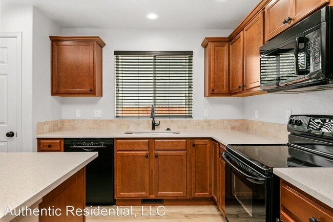 Building Photo - 4 br, 2 bath House - 131 E Ironstone Dr