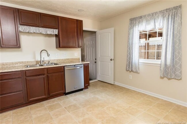 Building Photo - 3705 Persimmon Rd