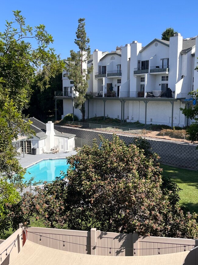 Building Photo - 8734 Spring Canyon Dr