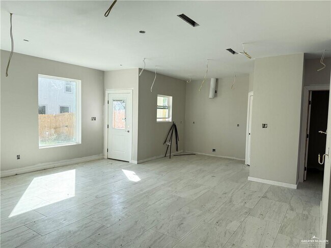 Building Photo - 17 Corales St