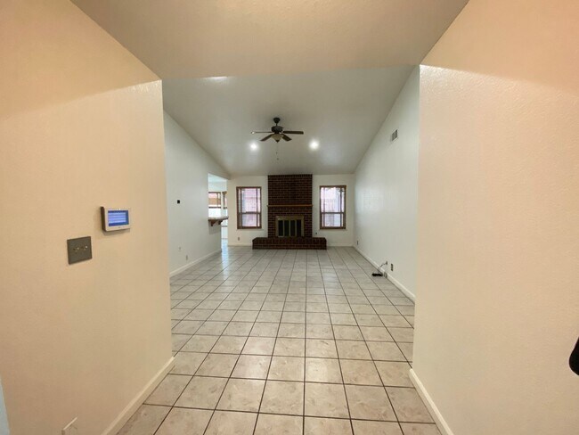 Foto del edificio - Spacious Manteca Home with a Pool