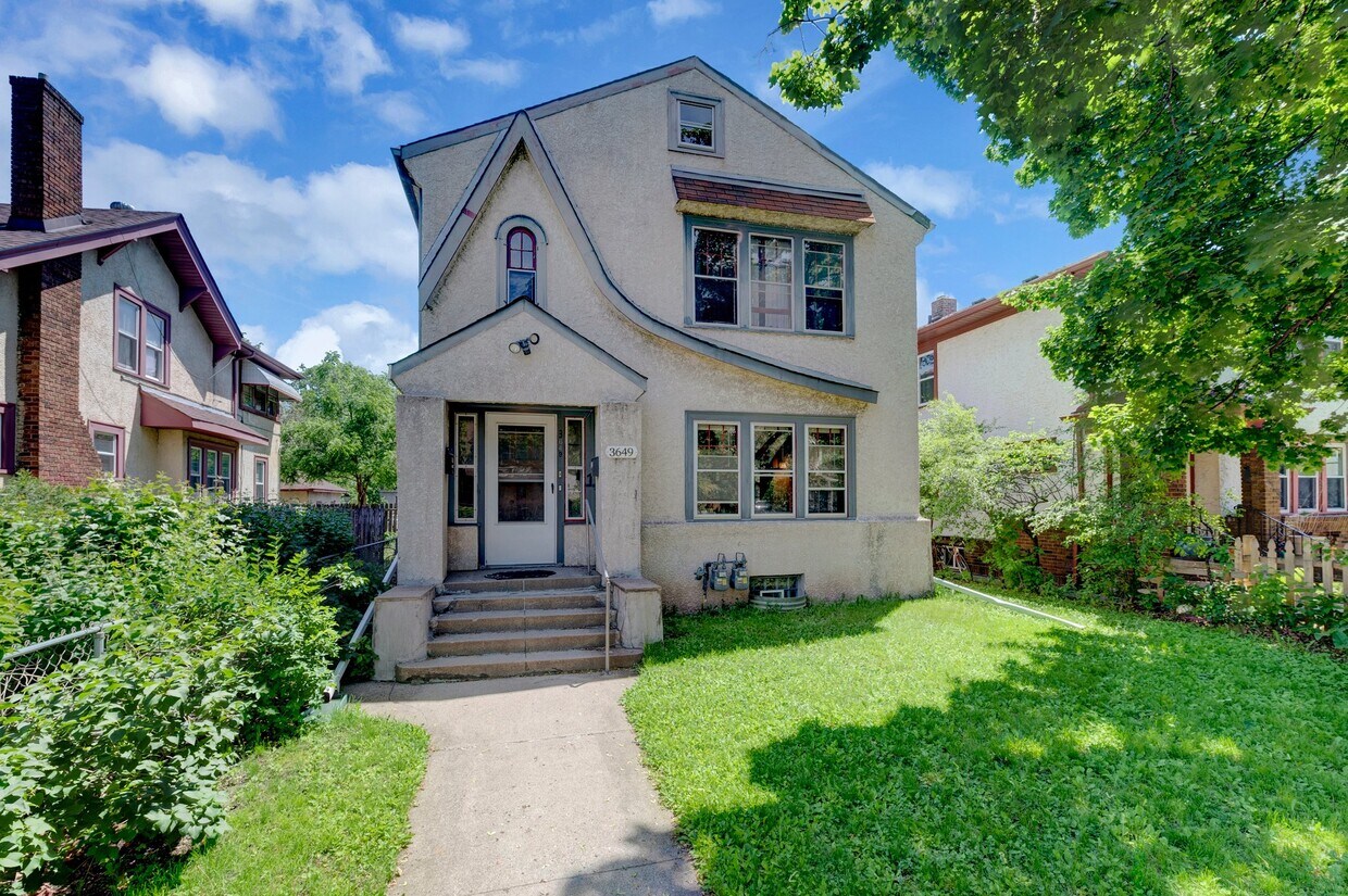 Foto principal - 3649 3rd Ave S