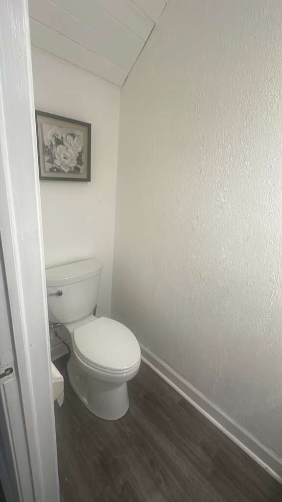 Half Bath - 2902 Stonehedge Rd