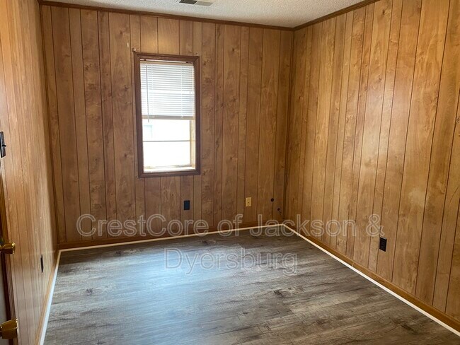 Building Photo - 1324 Hillcrest Ave