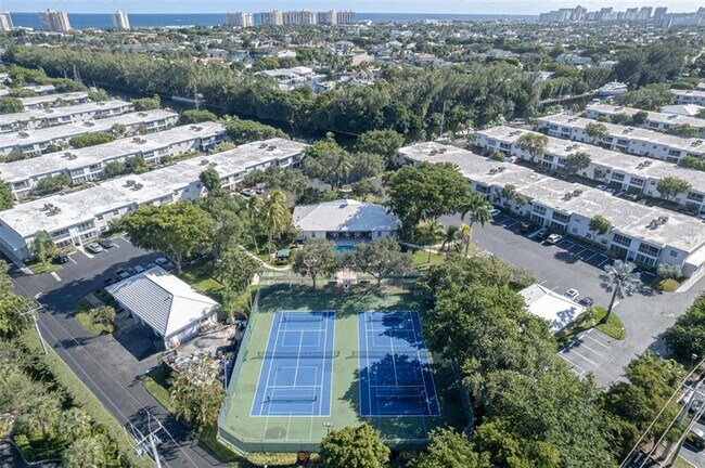 Foto del edificio - 6449 Bay Club Dr