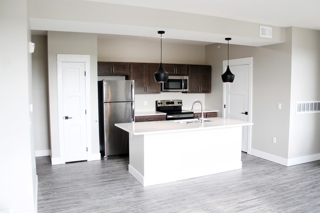 Building Photo - 715 Legacy Dr
