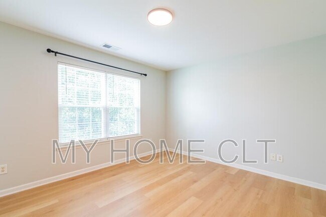 Photo - 3809 Old Wagon Rd House