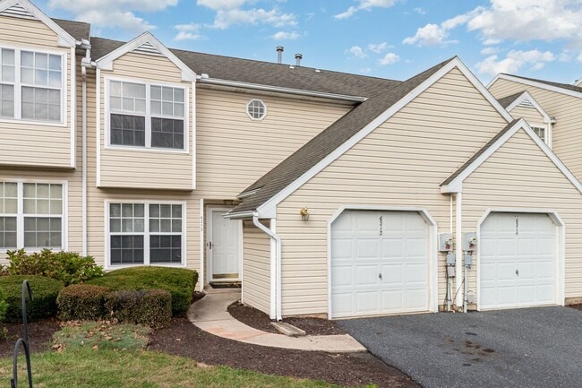 Foto del edificio - 6212 Spring Knoll Dr