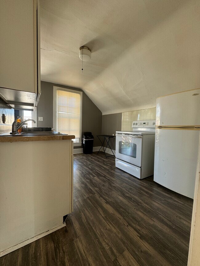 Fotografía del edificio - 2236 Central Ave