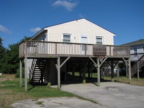 Building Photo - 2020 Yorktown St