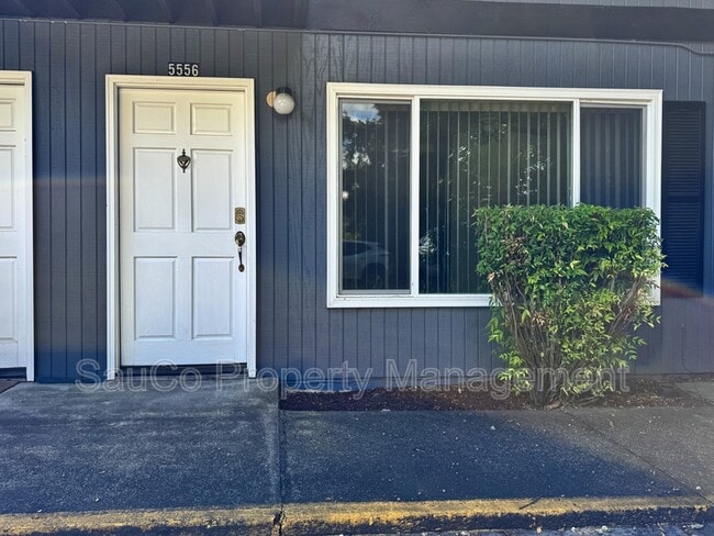 Photo - 5556 SW Beaverton Hillsdale Hwy Apartment