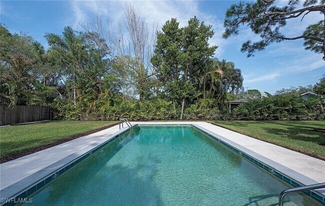 Foto del edificio - 1281 Diana Ave