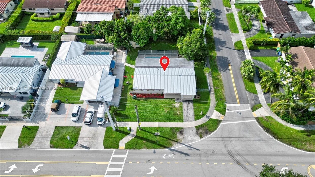 Foto principal - 8942 SW 16th St