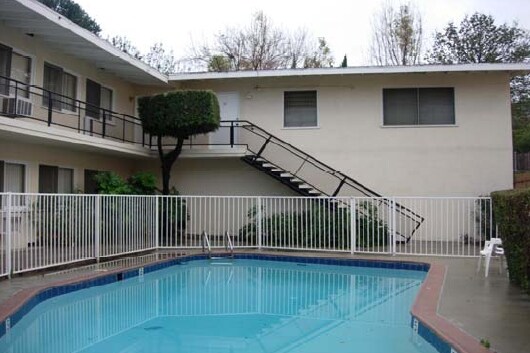 Building Photo - 14906 Dickens St