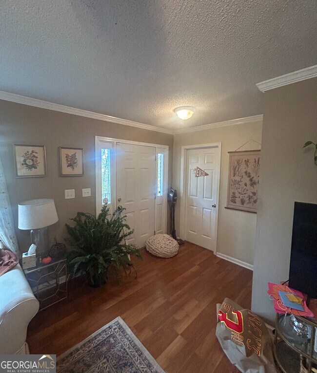 Foto del edificio - 215 Hodgson Dr