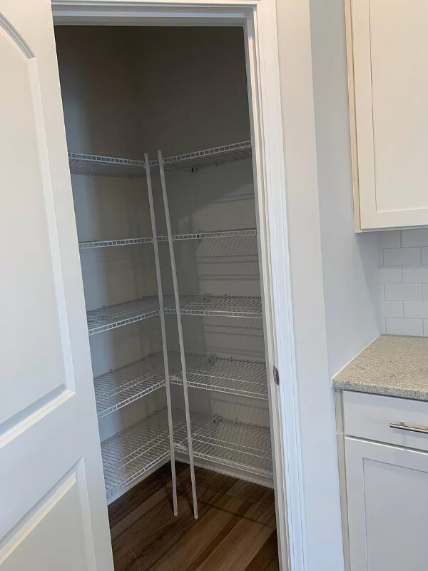Foto del edificio - 322 Sagecroft Ln